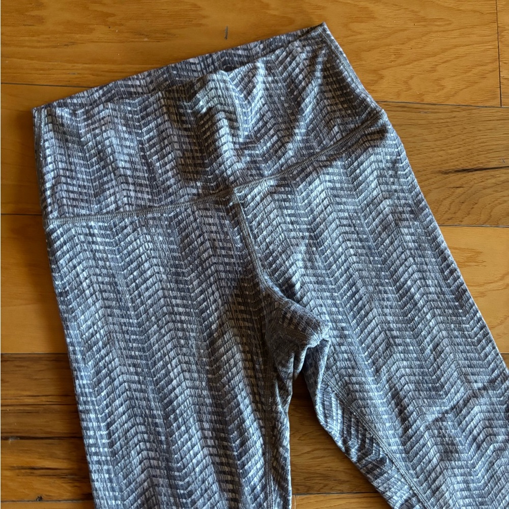 Lululemon Wunder Under Crop (Hi-Rise) *21" - Picture 4 of 9